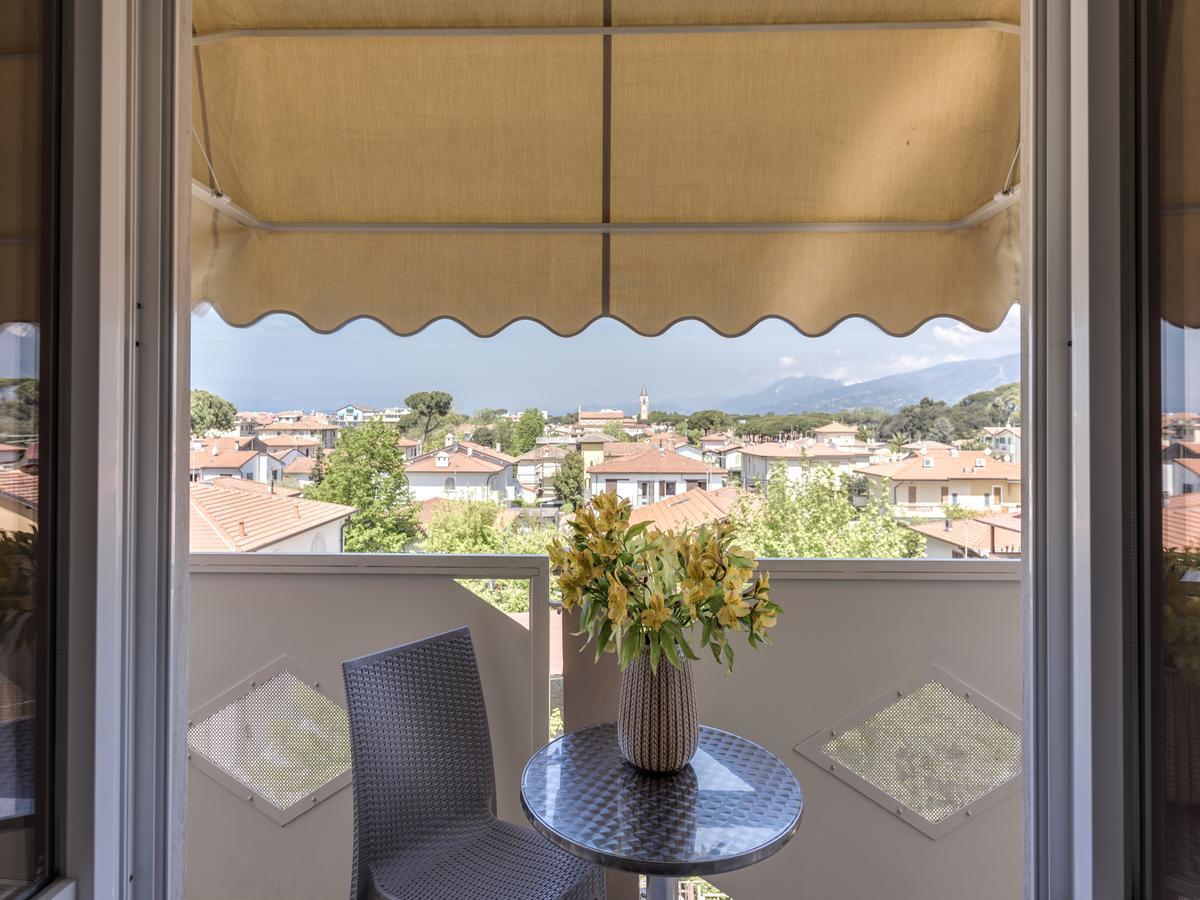 Hotel Azzurra マリーナ・ディ・ピエトラサンタ エクステリア 写真