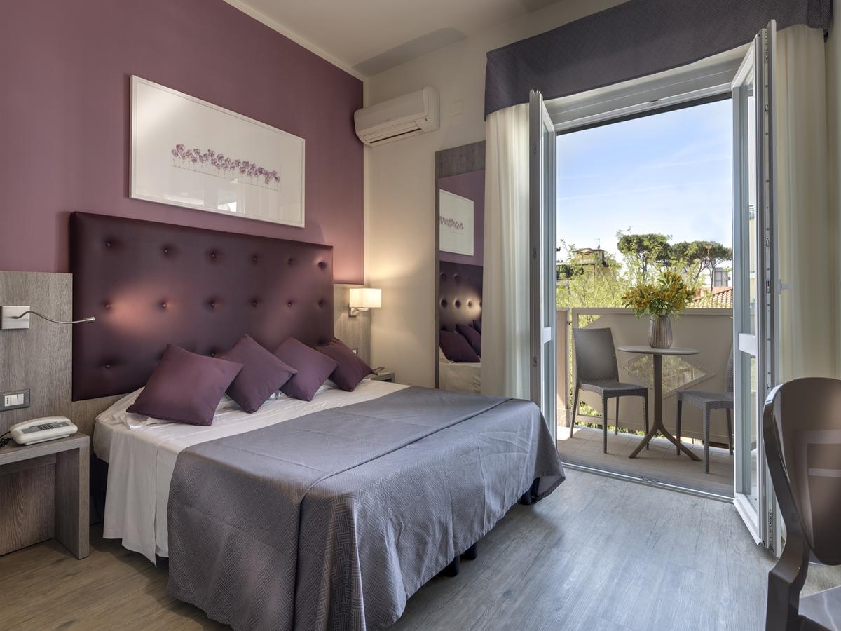 Hotel Azzurra マリーナ・ディ・ピエトラサンタ エクステリア 写真